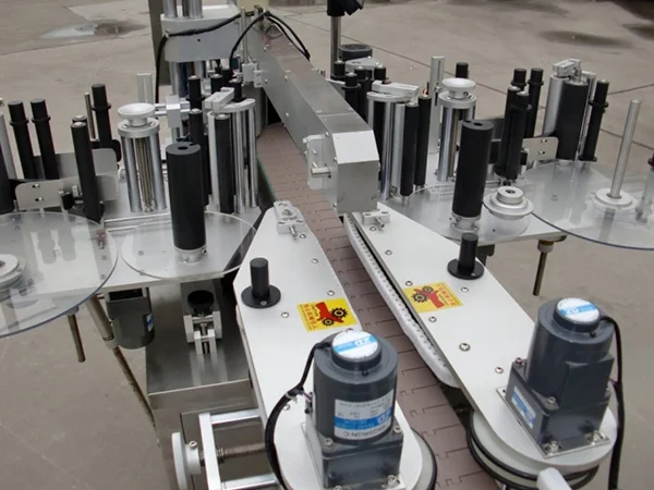 Automatic-Double-Sided-Labeling-Machine-Details