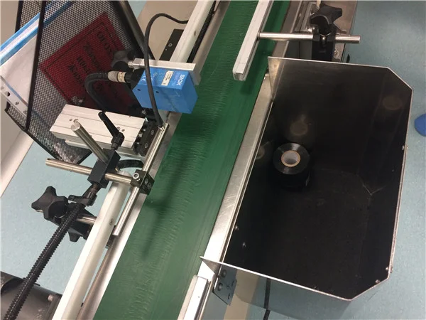 Automatic Flat Top Self-Adhesive Labeling Machine Details