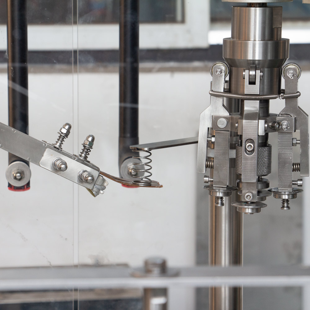 Az automatikus ROPP-záró gép részletei