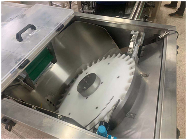 Palackadagoló gép kis palackokhoz Részletek