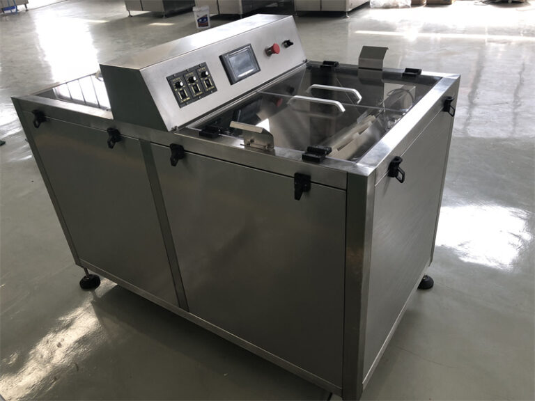 Bottle Feeder Machine For Small Bottles VKPAK