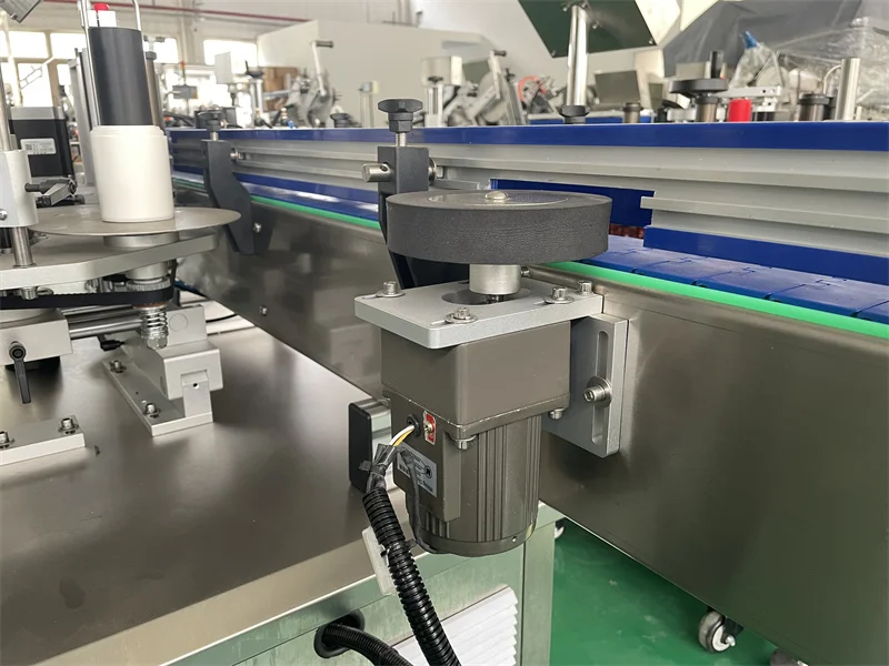 Bottle separation correction mechanism