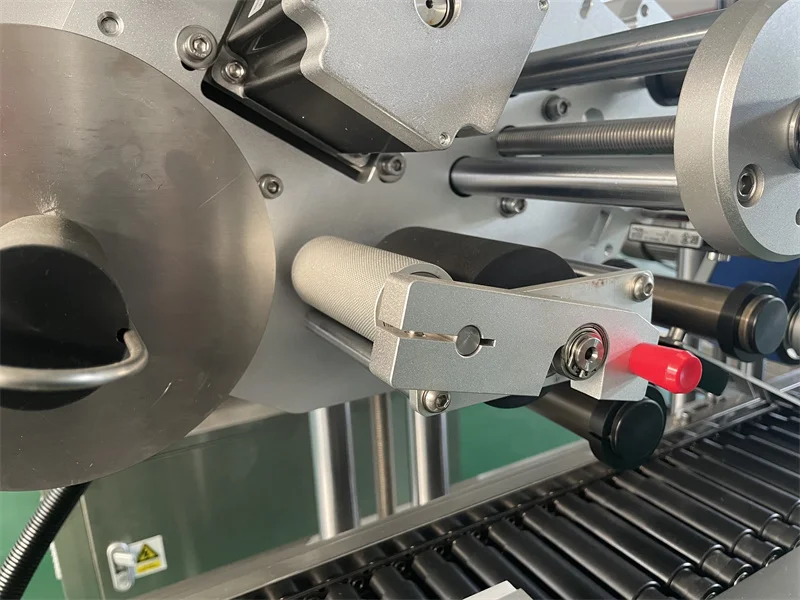 Pull label mechanism